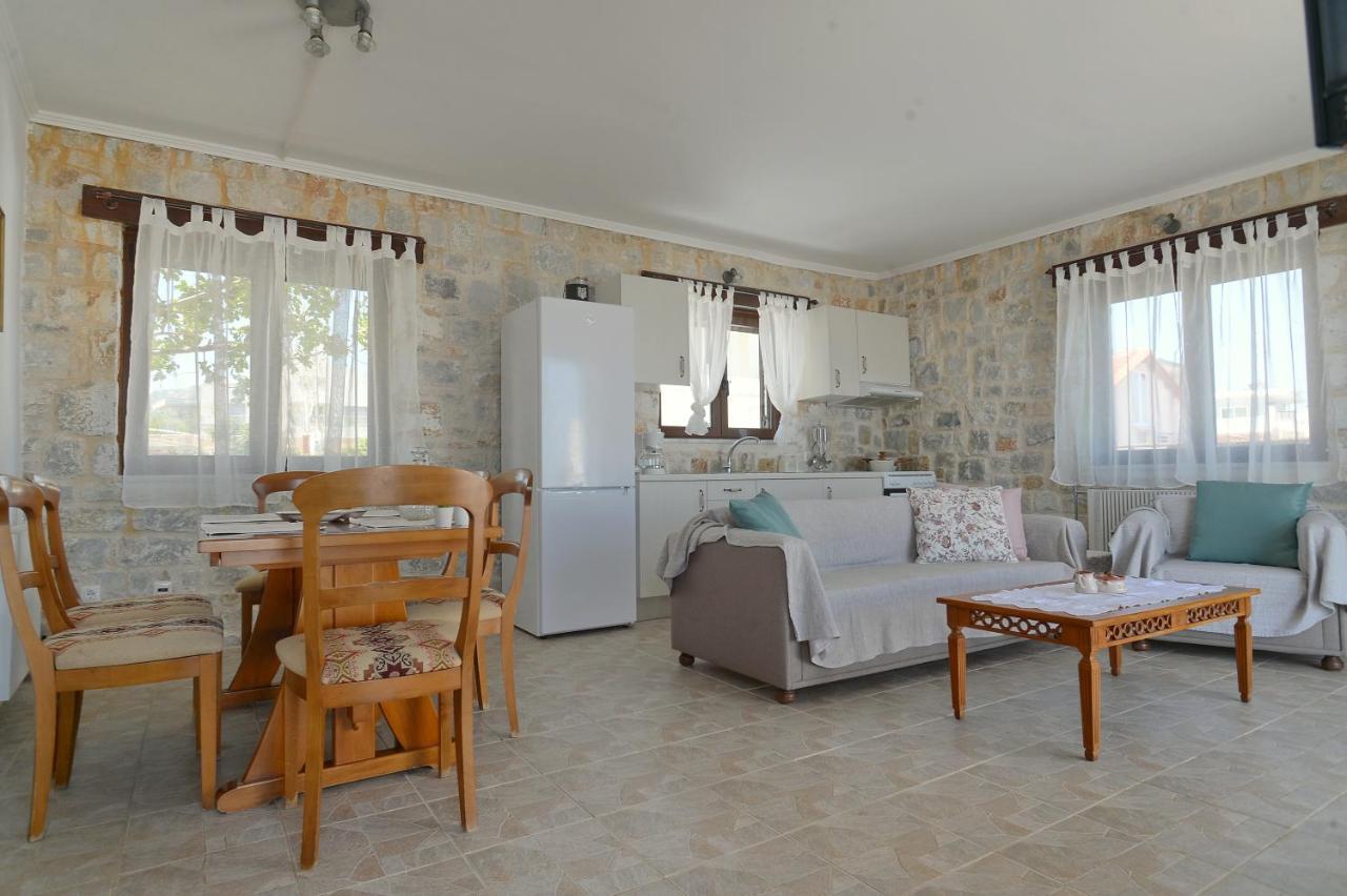 Antorina Beachfront Villas With Private Pools Kamari  Exteriör bild